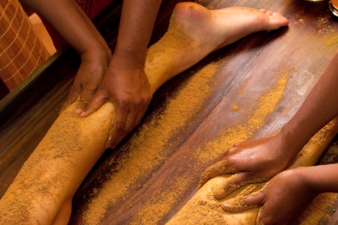 Udhwarthanam – The Ayurvedic herbal powder massage